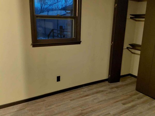 308 N Albany Avenue , Bolivar, MO 65613