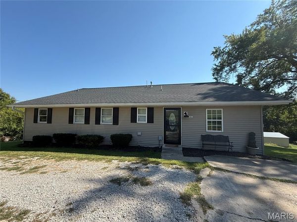 10280 Old Highway 79 , Hannibal, MO 63401