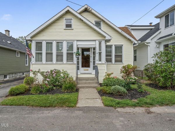18 Weymouth Street, Albany, NY 12205