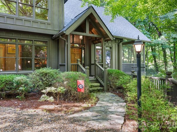 575 Seminole Way , Lake Toxaway, NC 28747