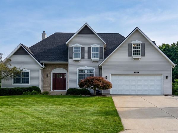 9521 Ridgecrest Drive, Zeeland, MI 49464