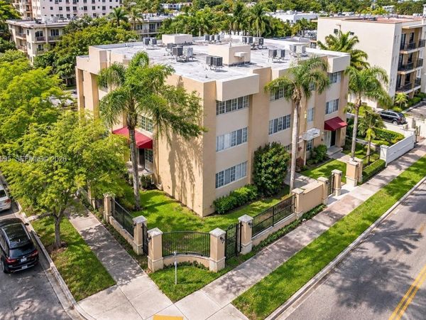300 Madeira Ave , Unit 304, Coral Gables, FL 33134