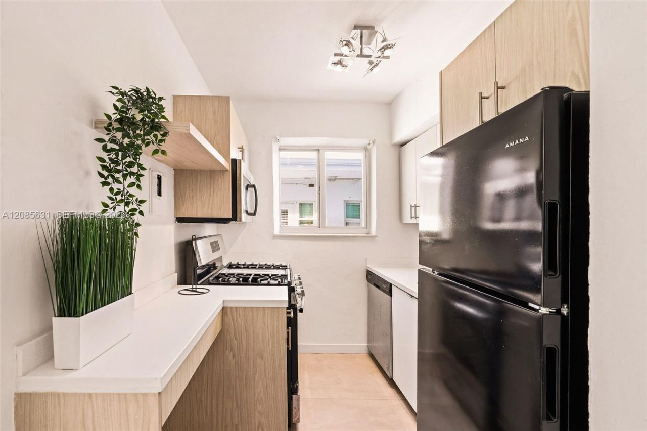 7340 Harding Ave, Unit 12, Miami Beach, FL 33141 Photo