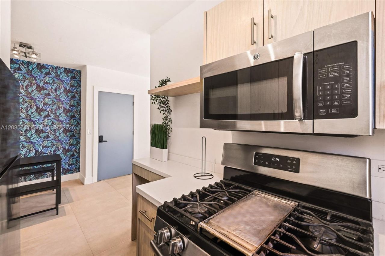 7340 Harding Ave, Unit 12, Miami Beach, FL 33141 Photo