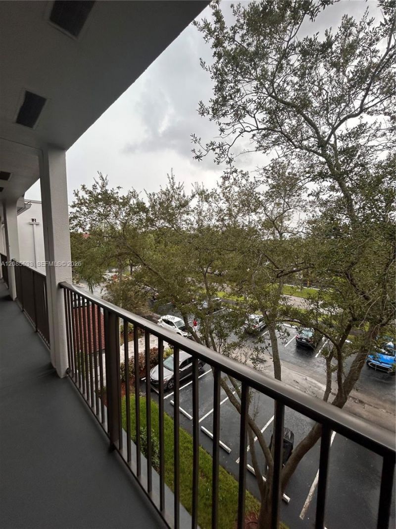 1351 SW 125th Ave, Unit 405S, Pembroke Pines, FL 33027 Photo