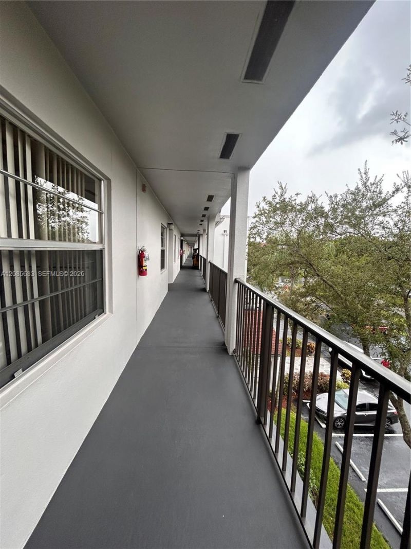 1351 SW 125th Ave, Unit 405S, Pembroke Pines, FL 33027 Photo