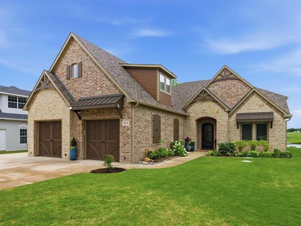 613 Kiowa Drive W, Lake Kiowa, TX 76240