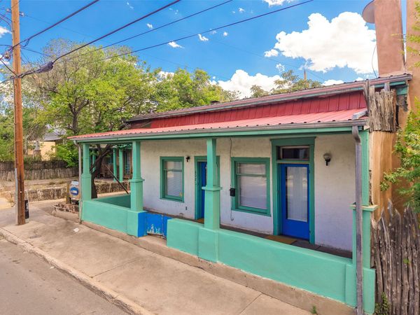 602 Agua Fria, Santa Fe, NM 87501