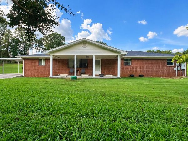 1061 Highway 163 , Calhoun, TN 37309
