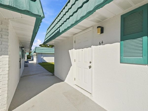 205 KINGS BOULEVARD , Unit 64, SUN CITY CENTER, FL 33573