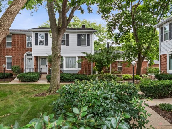 9029 Lincolnwood Drive, Evanston, IL 60203
