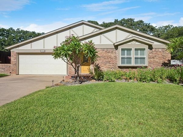 5516 Valparaiso Trail , Arlington, TX 76017