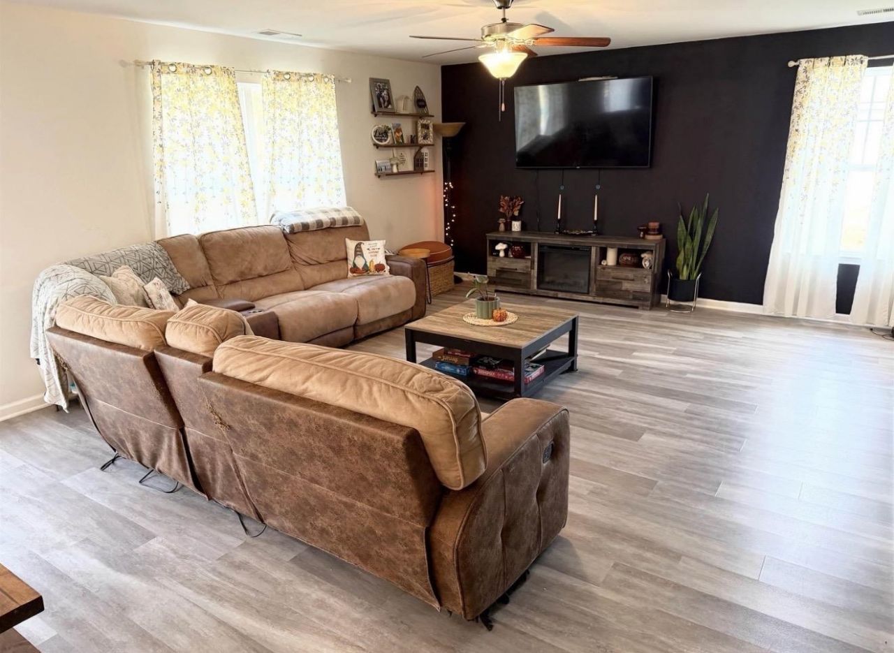 3056 Woodbury Ct. Photo 9
