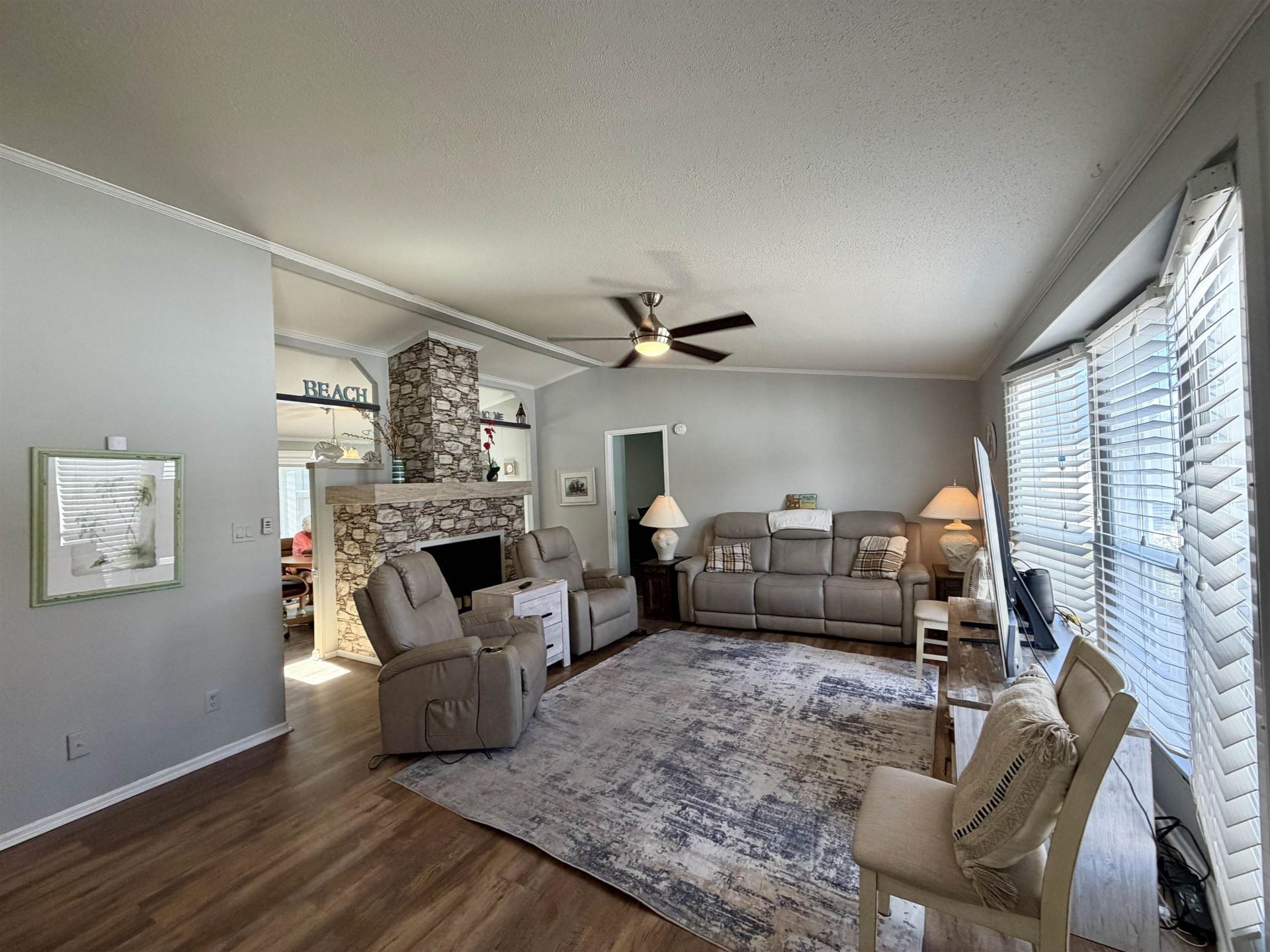 218 Dixon Rd. Photo 16