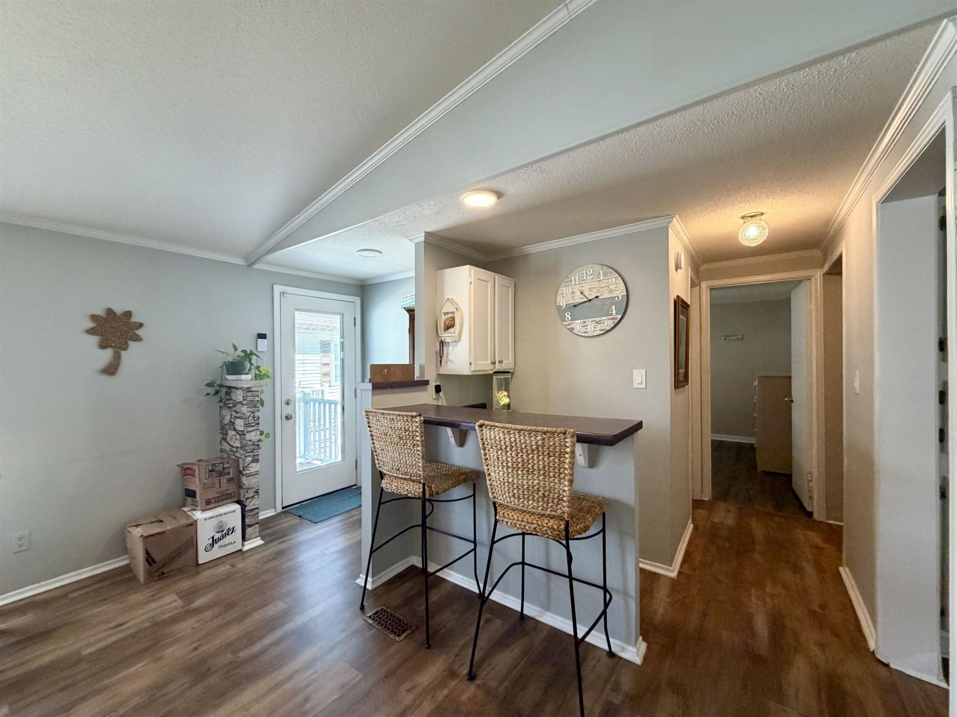 218 Dixon Rd. Photo 6