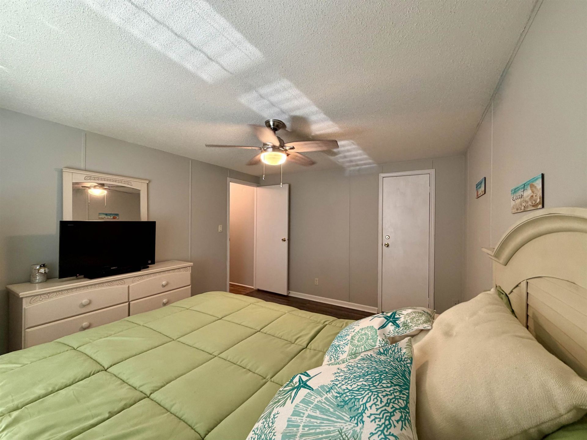 218 Dixon Rd. Photo 9