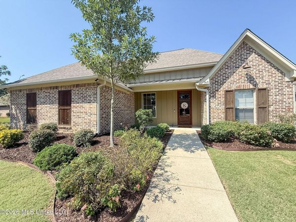143 Magnolia Pl Circle, Brandon, MS 39047