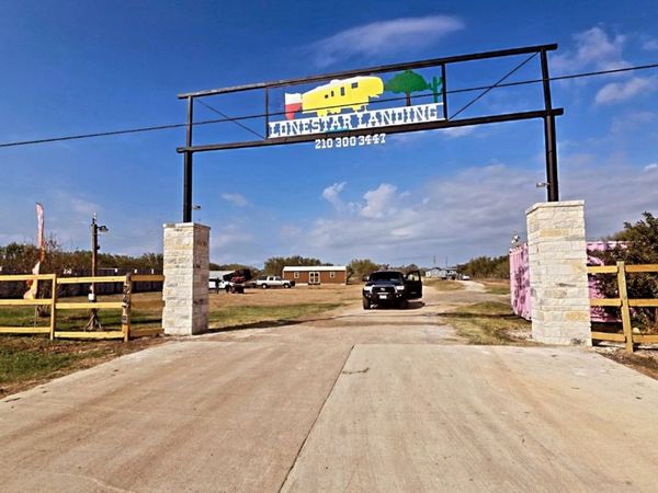 12475 Ih 35, Moore, TX 78057