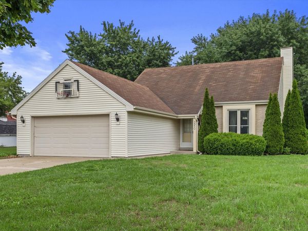 3950 W Minnesota Ave, Franklin, WI 53132
