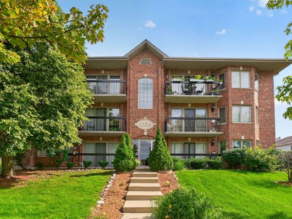 1204 Chalet Road , Unit 302, Naperville, IL 60563