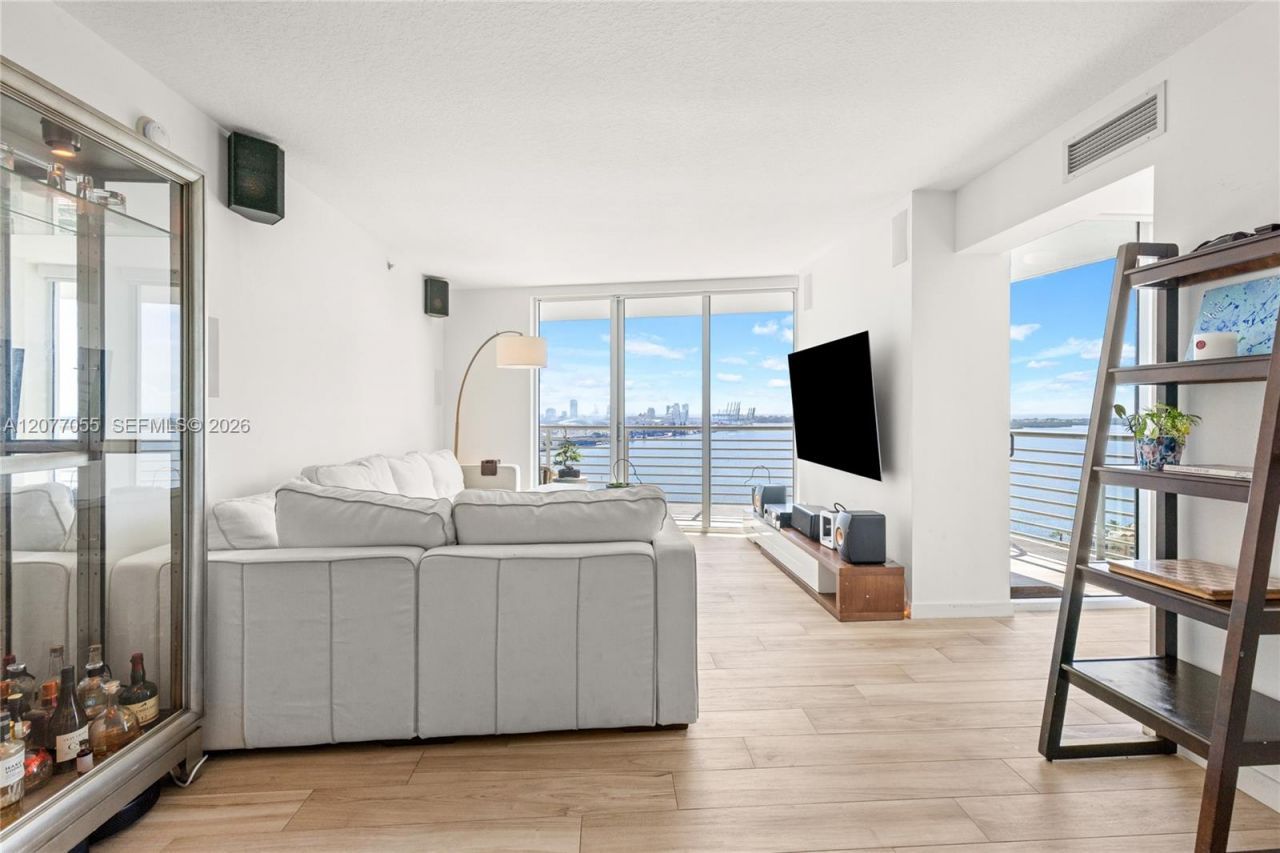 325 S Biscayne Blvd, Unit 2723, Miami, FL 33131 Photo