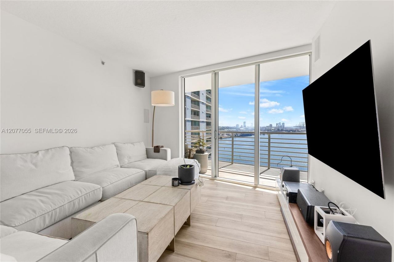 325 S Biscayne Blvd, Unit 2723, Miami, FL 33131 Photo