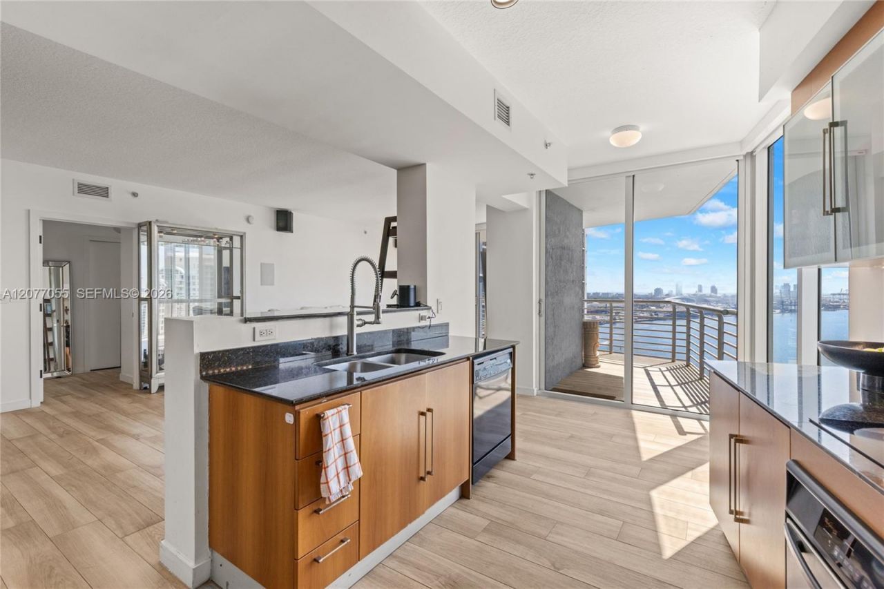 325 S Biscayne Blvd, Unit 2723, Miami, FL 33131 Photo