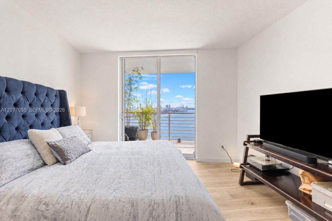 325 S Biscayne Blvd, Unit 2723, Miami, FL 33131 Photo