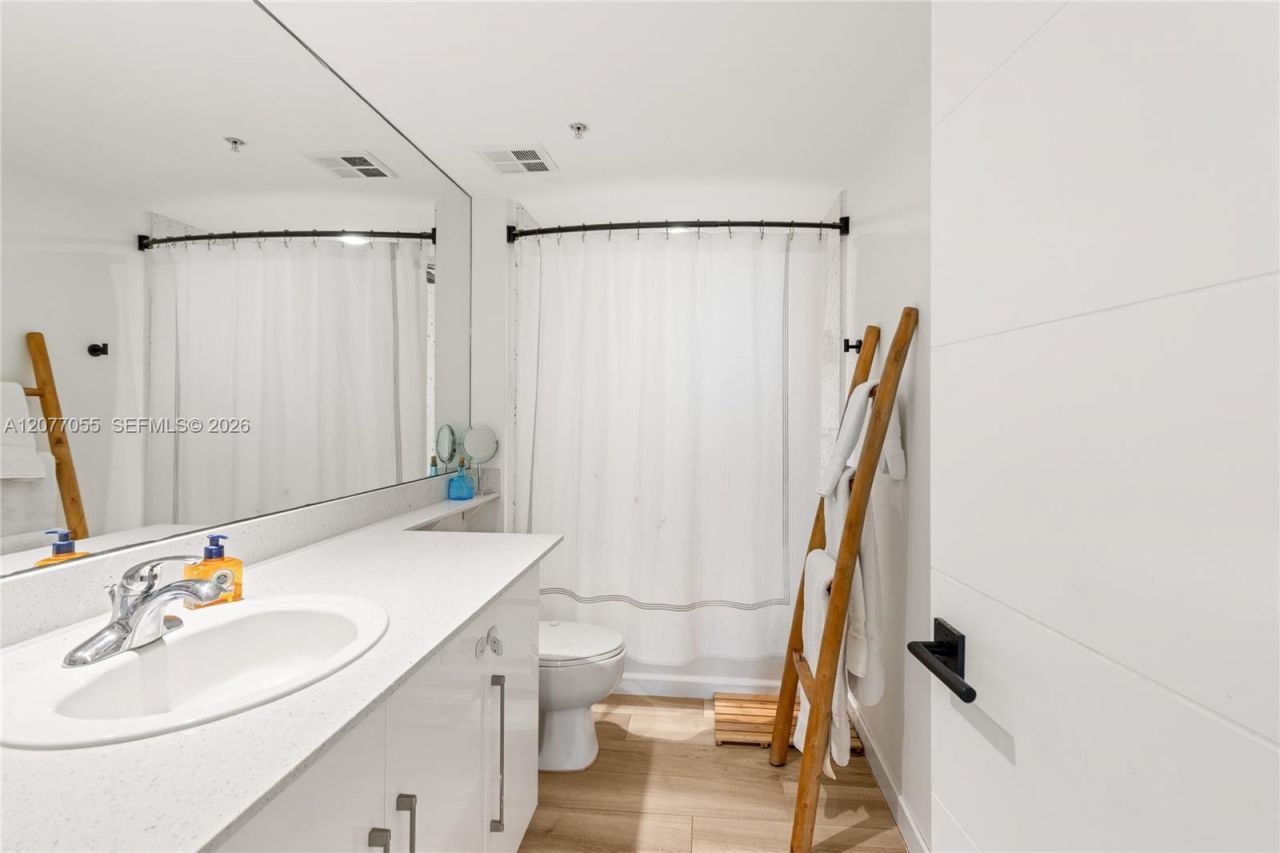 325 S Biscayne Blvd, Unit 2723, Miami, FL 33131 Photo