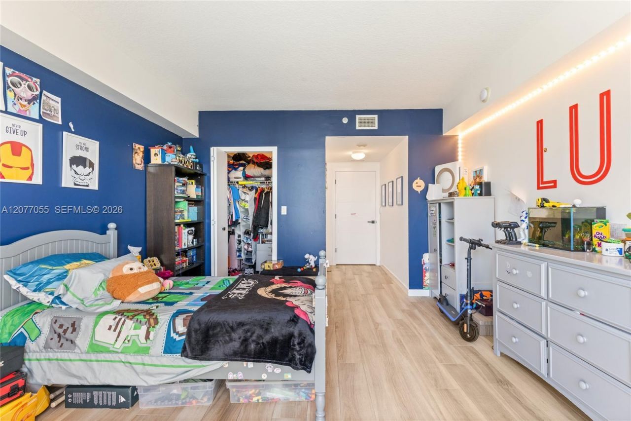325 S Biscayne Blvd, Unit 2723, Miami, FL 33131 Photo