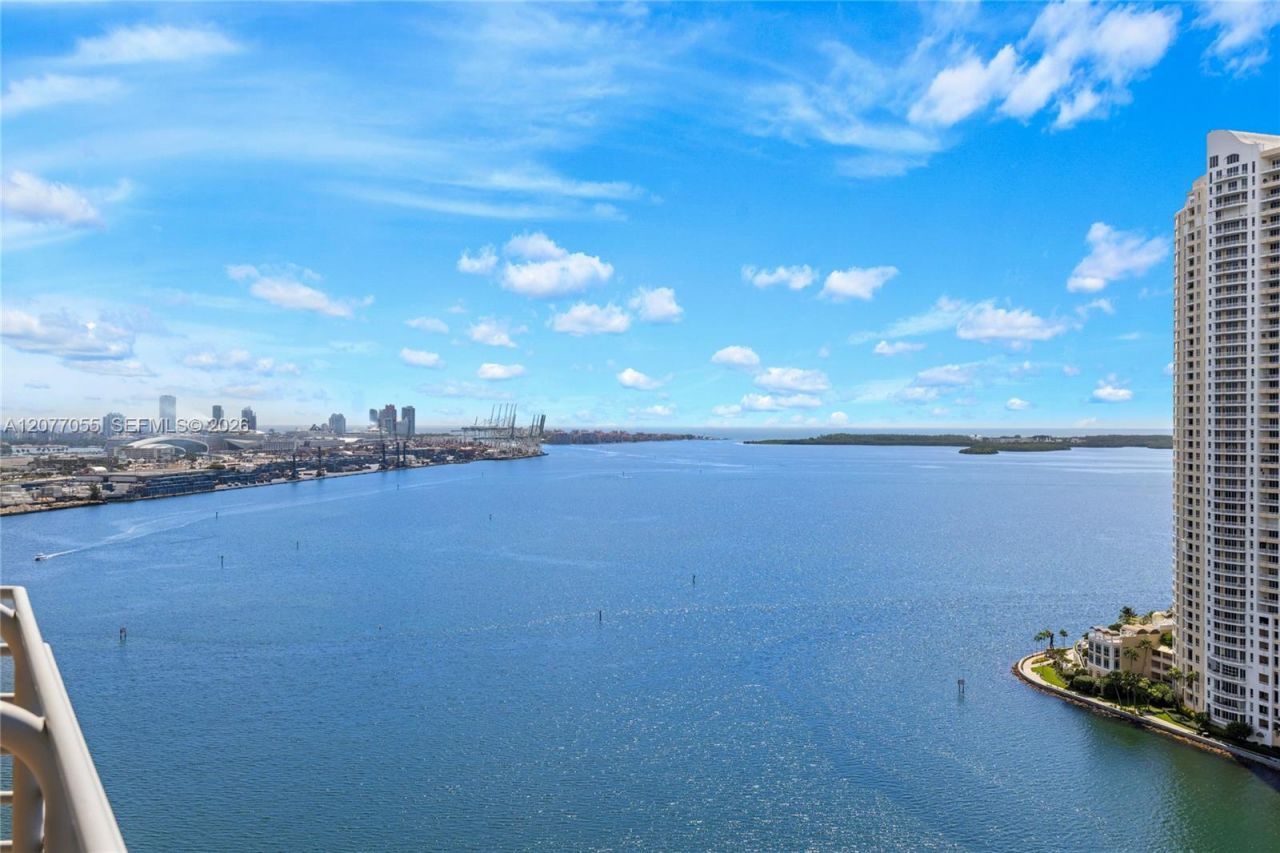 325 S Biscayne Blvd, Unit 2723, Miami, FL 33131 Photo