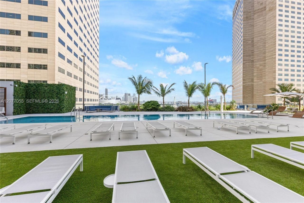 325 S Biscayne Blvd, Unit 2723, Miami, FL 33131 Photo