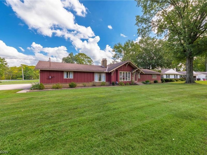 181 Brentview Drive, Grafton, OH 44044 Photo 2