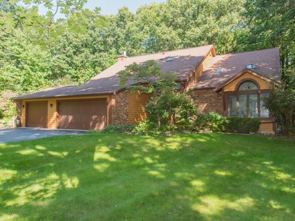 6798 Oak Highlands Drive, Kalamazoo, MI 49009