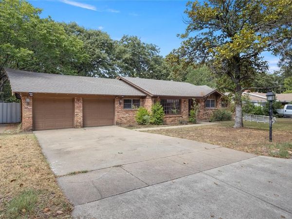 7109 Jewell Avenue, Fort Worth, TX 76112
