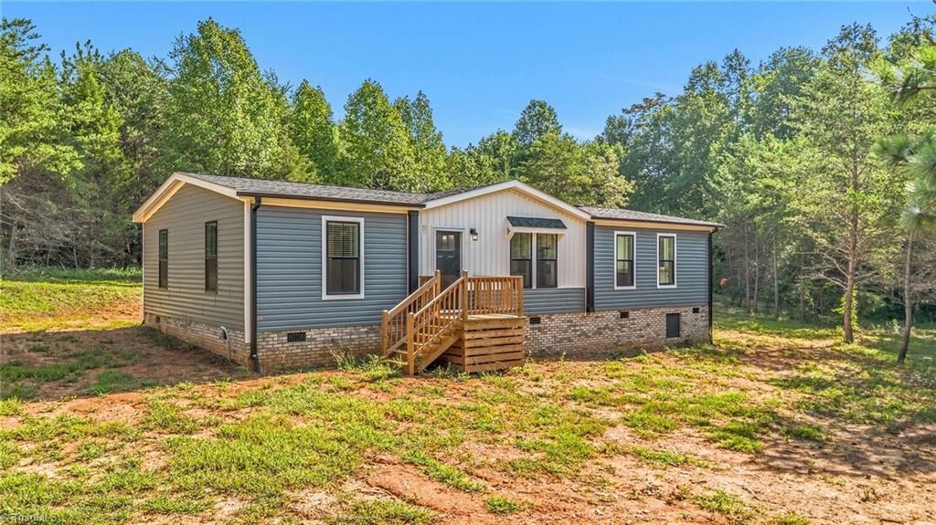 4228 Feather Pond Drive, East Bend, NC 27018 Main Photo