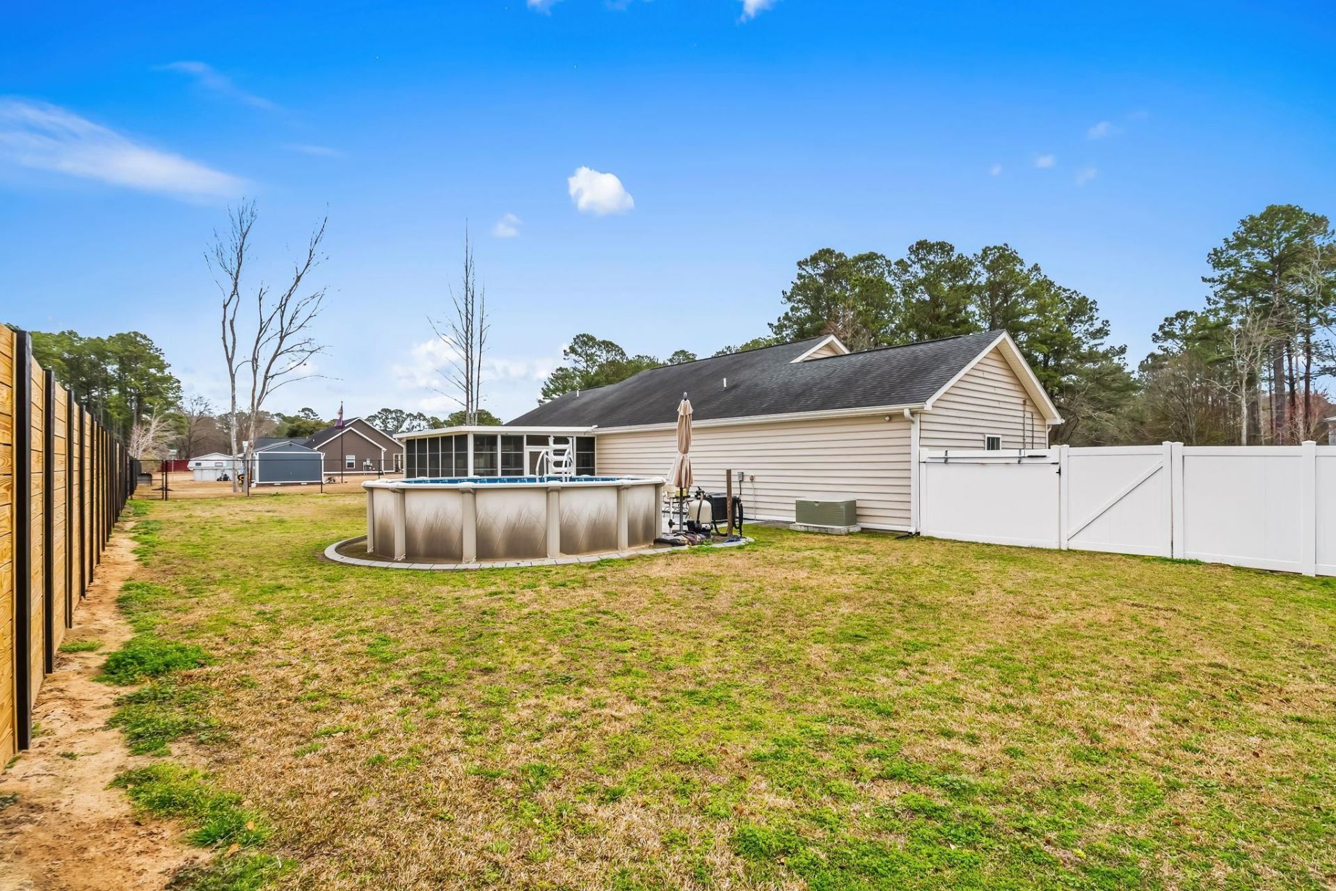 905 Futrell St. Photo 37