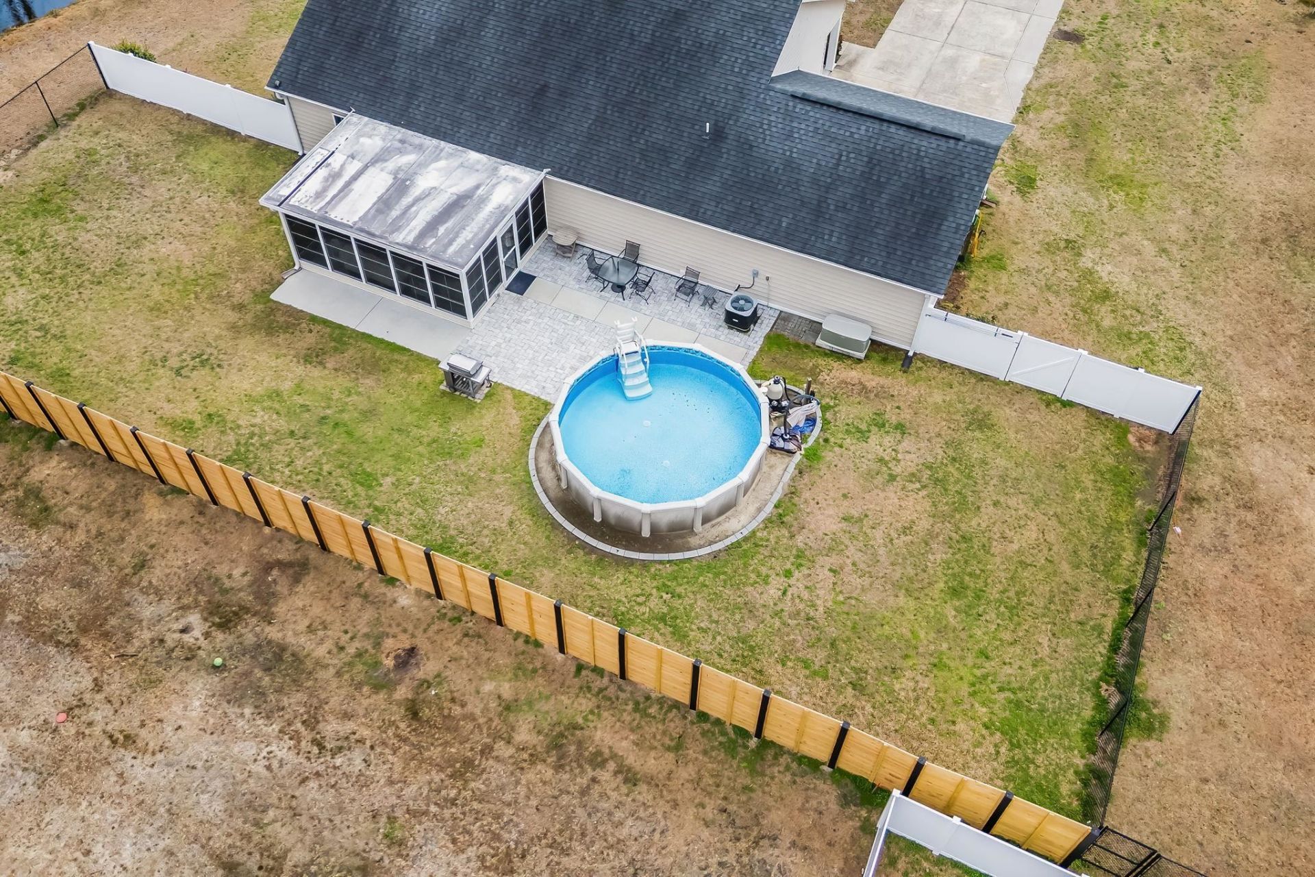905 Futrell St. Photo 44