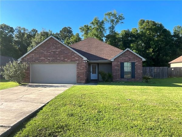 22225 MOSS Street , Ponchatoula, LA 70454