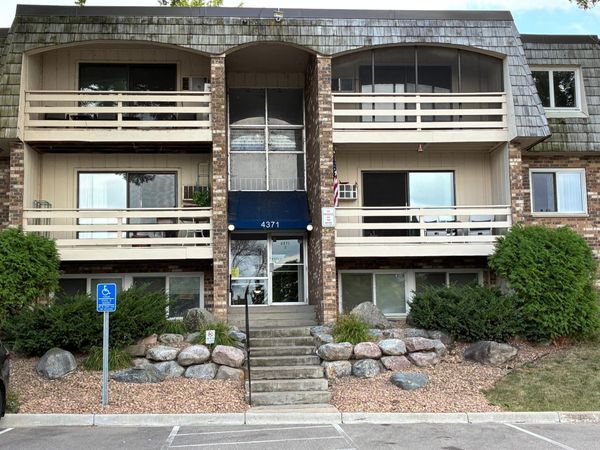 4371 Wilshire Boulevard, Unit 305, Mound, MN 55364