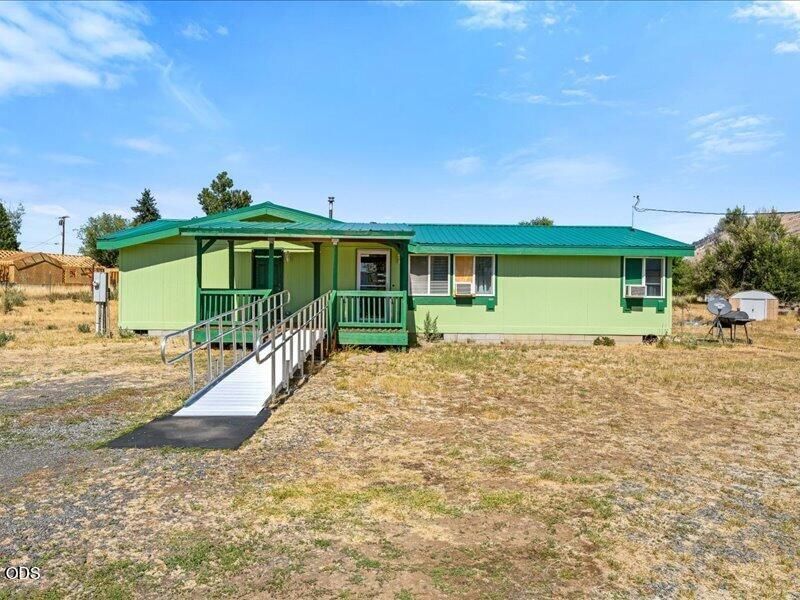 6505 Hilyard Avenue, Klamath Falls, OR 97603 Main Photo