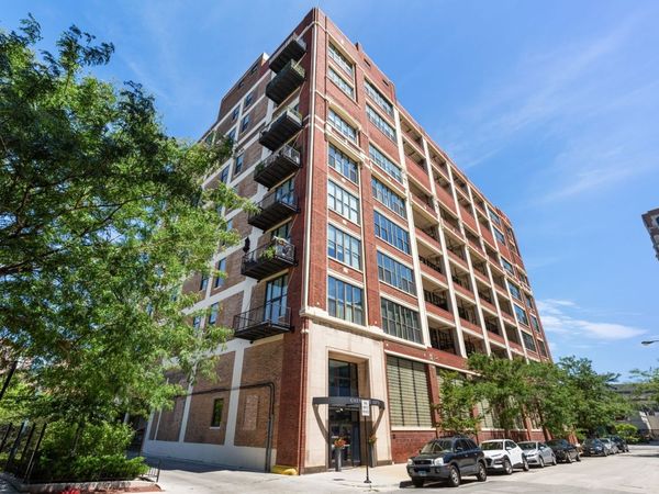320 E 21st Street , Unit 208, Chicago, IL 60616