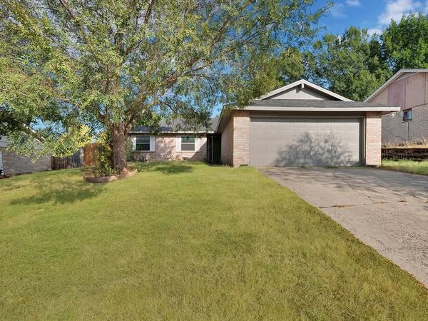 813 Panay Way Drive, Fort Worth, TX 76108