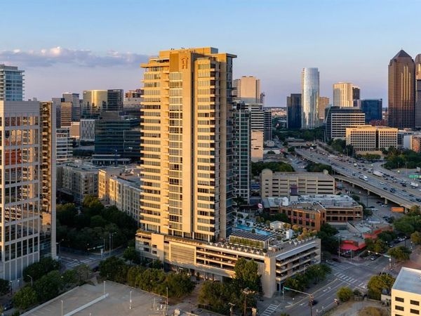 2200 Victory Avenue, Unit 2207, Dallas, TX 75219