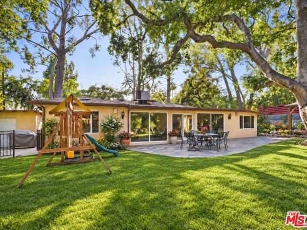2452 N Altadena Drive, Altadena, CA 91001