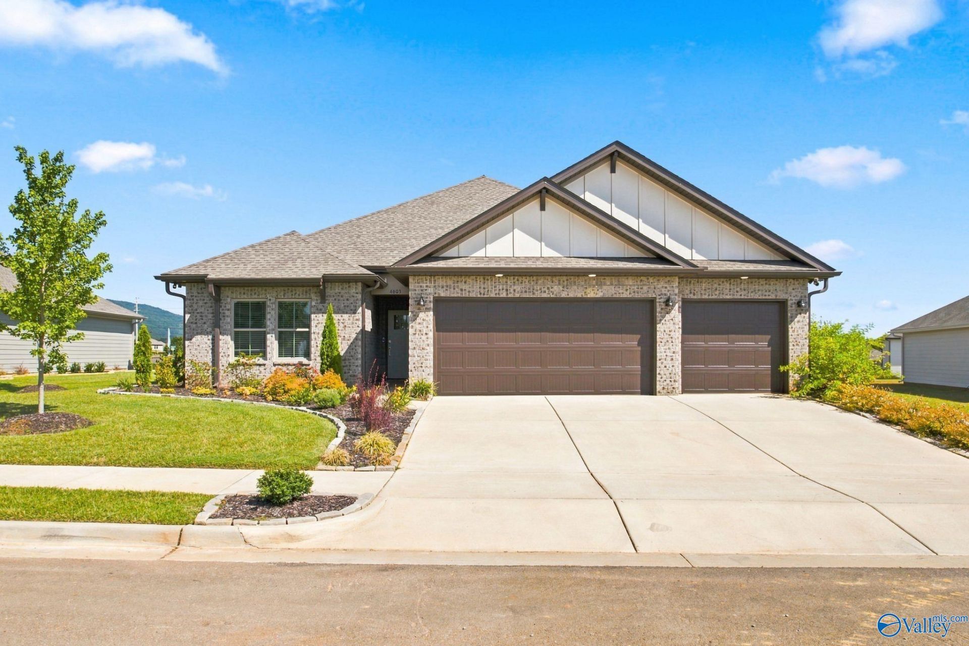 4603 High Grove Drive Se, Owens Cross Roads, AL 35763 Main Photo