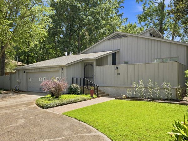 110 Beverly Ln., Hattiesburg, MS 39402