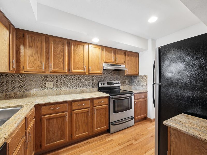 559 Spring Brook Court E, Unit 16, Westerville, OH 43081 Photo 10