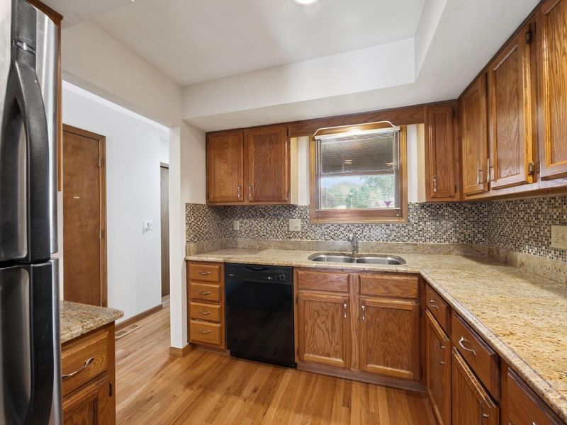 559 Spring Brook Court E, Unit 16, Westerville, OH 43081 Photo 12