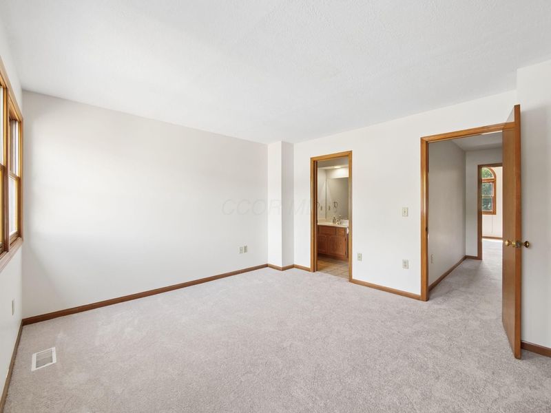 559 Spring Brook Court E, Unit 16, Westerville, OH 43081 Photo 32